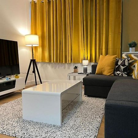شقة Modern And Stylish 1Bed Flat باركنغ المظهر الخارجي الصورة