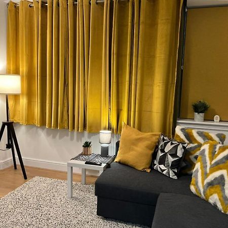 شقة Modern And Stylish 1Bed Flat باركنغ المظهر الخارجي الصورة