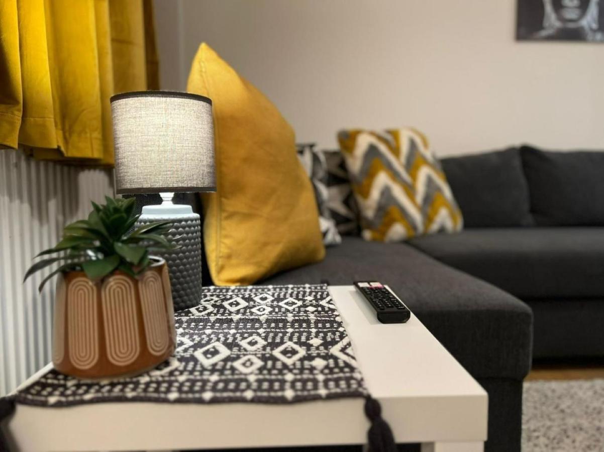 شقة Modern And Stylish 1Bed Flat باركنغ المظهر الخارجي الصورة